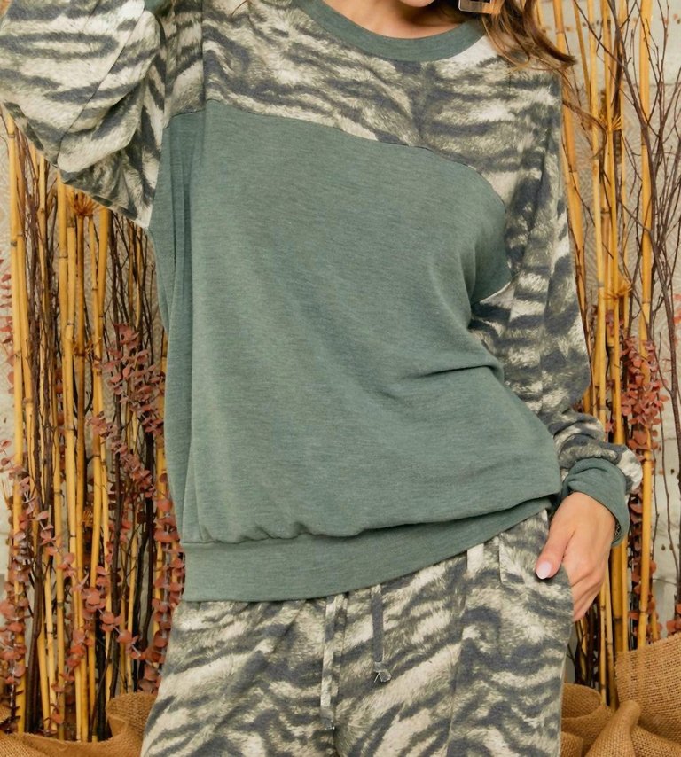 Zebra Lounge Top In Olive - Olive