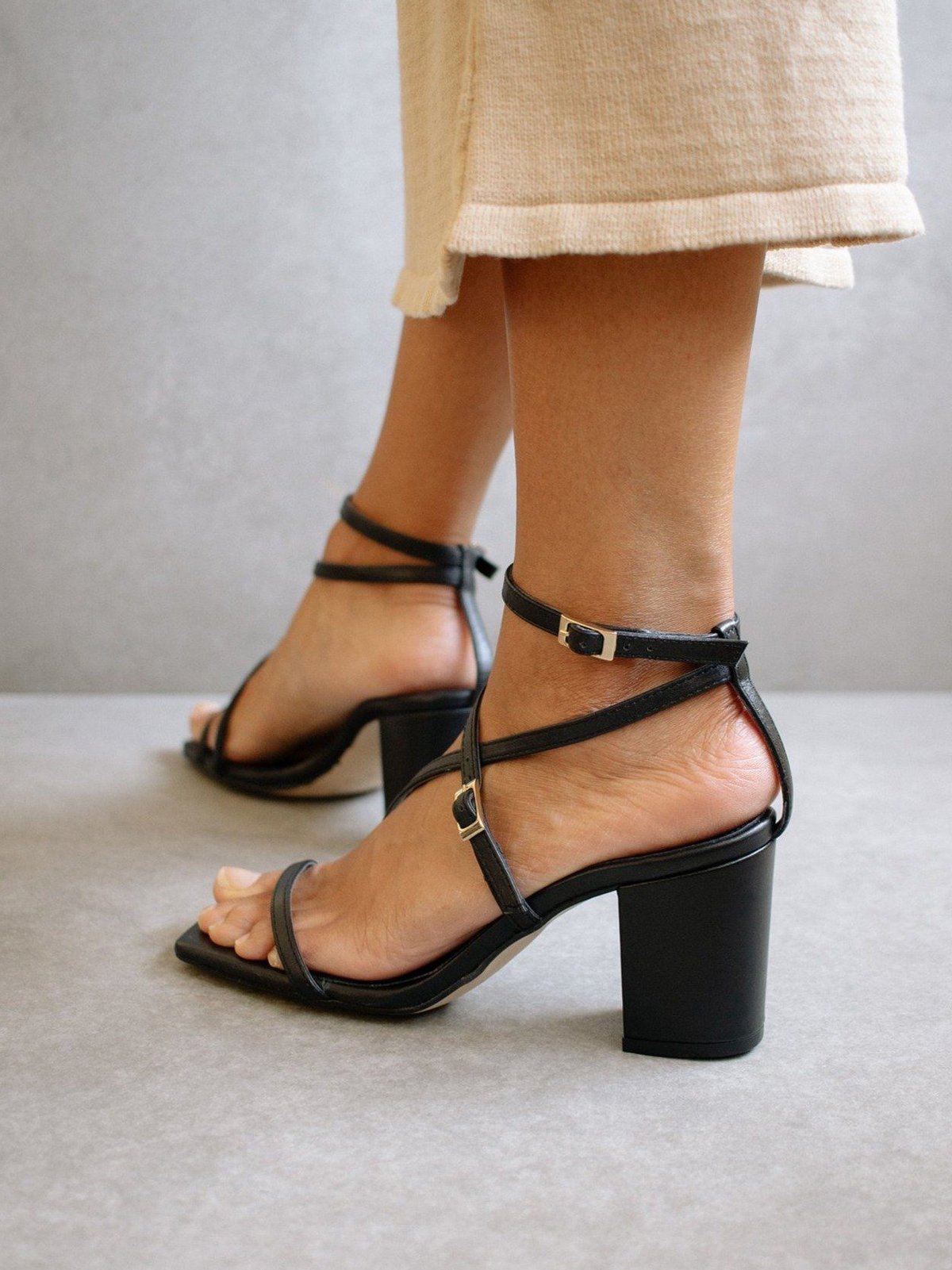 ALOHAS Black Manhattan Black Sandal Verishop