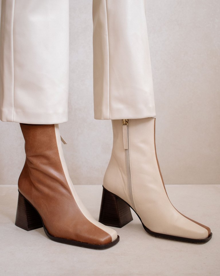 South Bicolor Boots - Camel & Beige