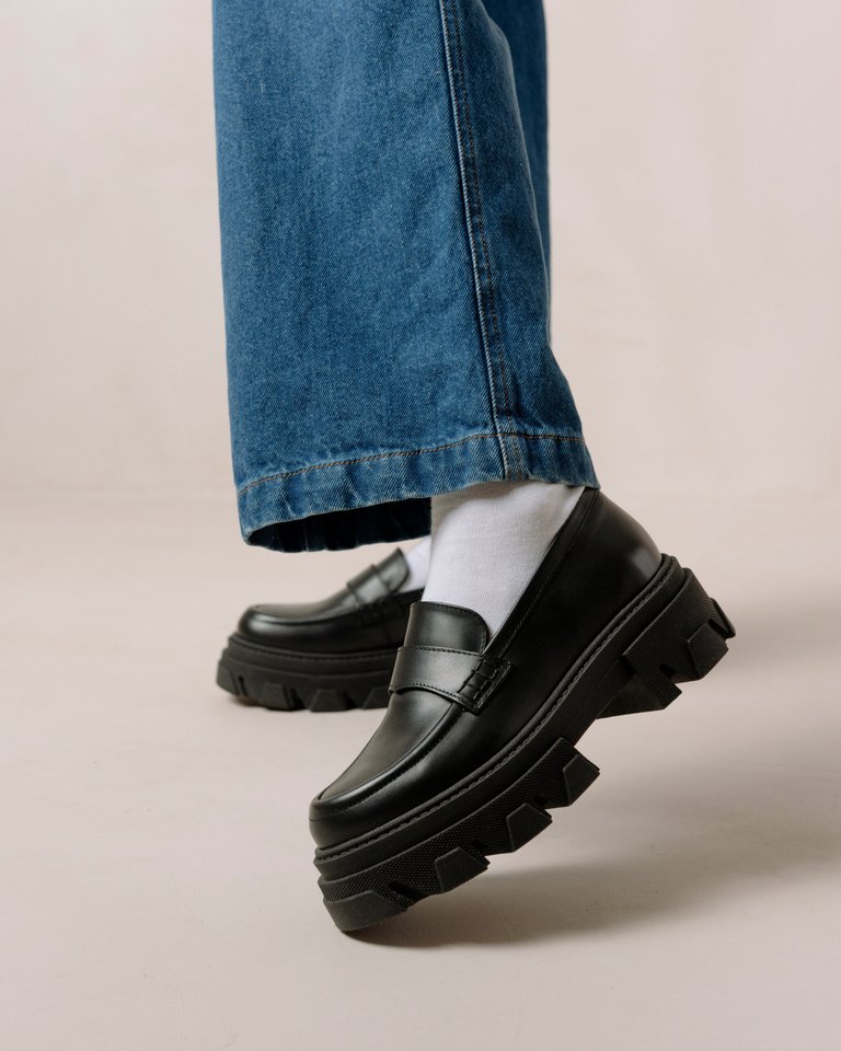 Trailblazer Leather Loafers - Black