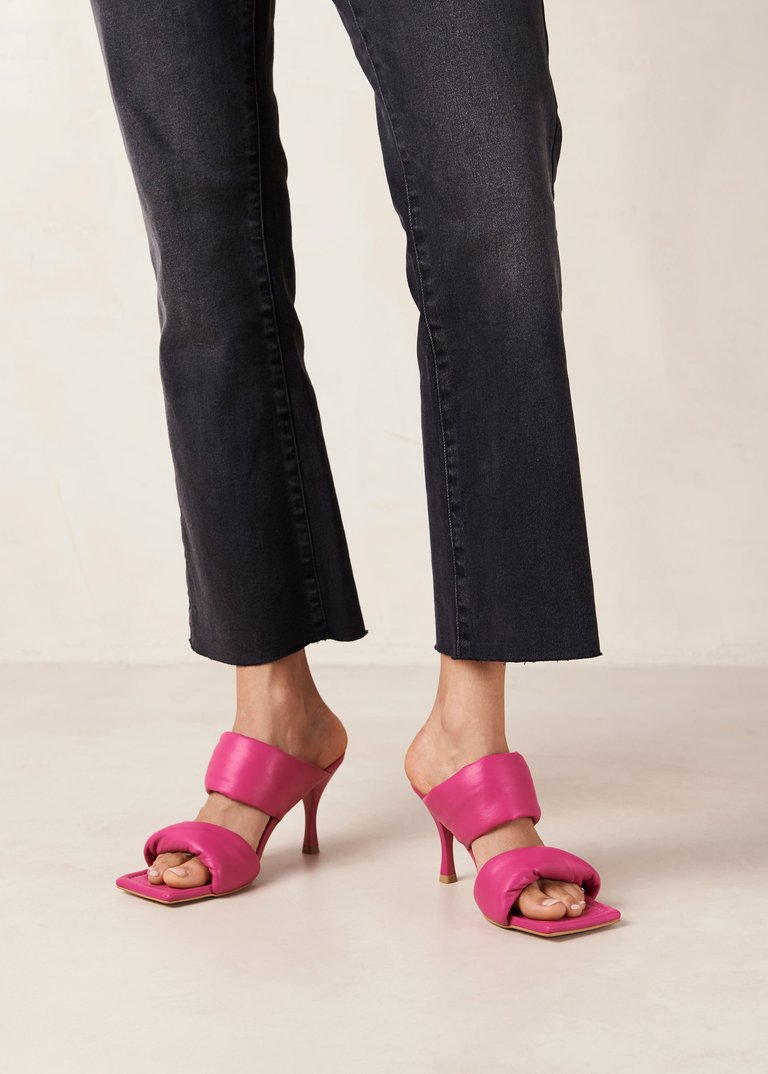 Twist Strap Magenta Leather Sandals