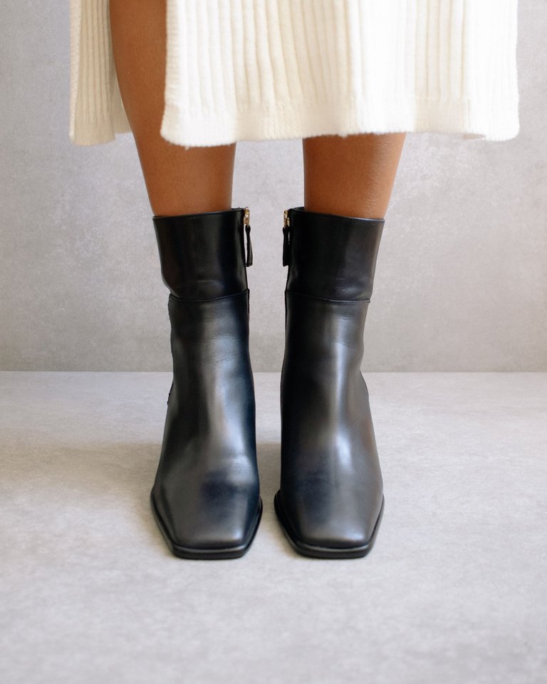 West Leather Boots