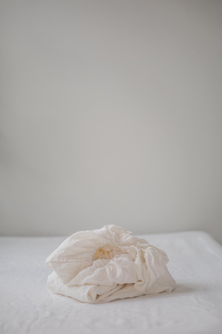 Linen fitted sheet in White - White