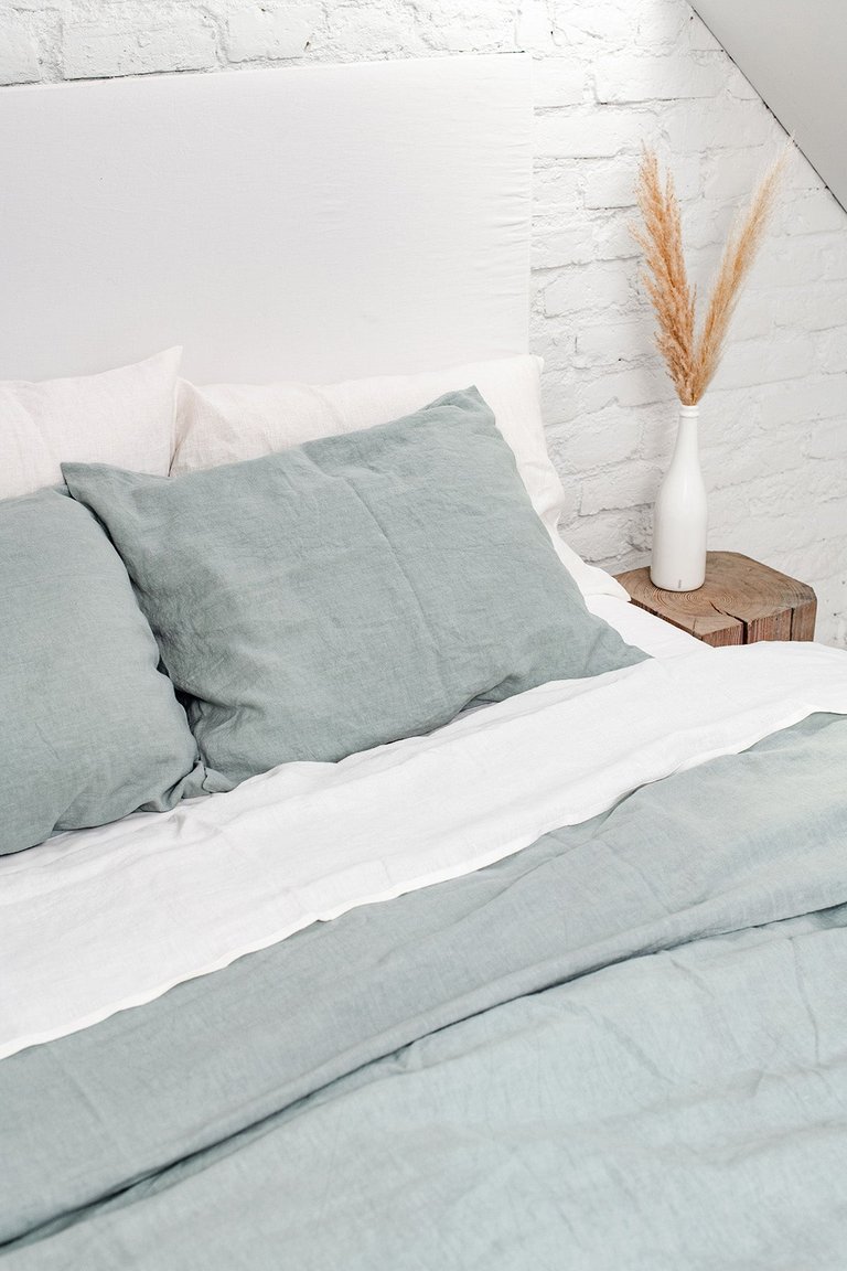 Linen sheets set in Sage Green