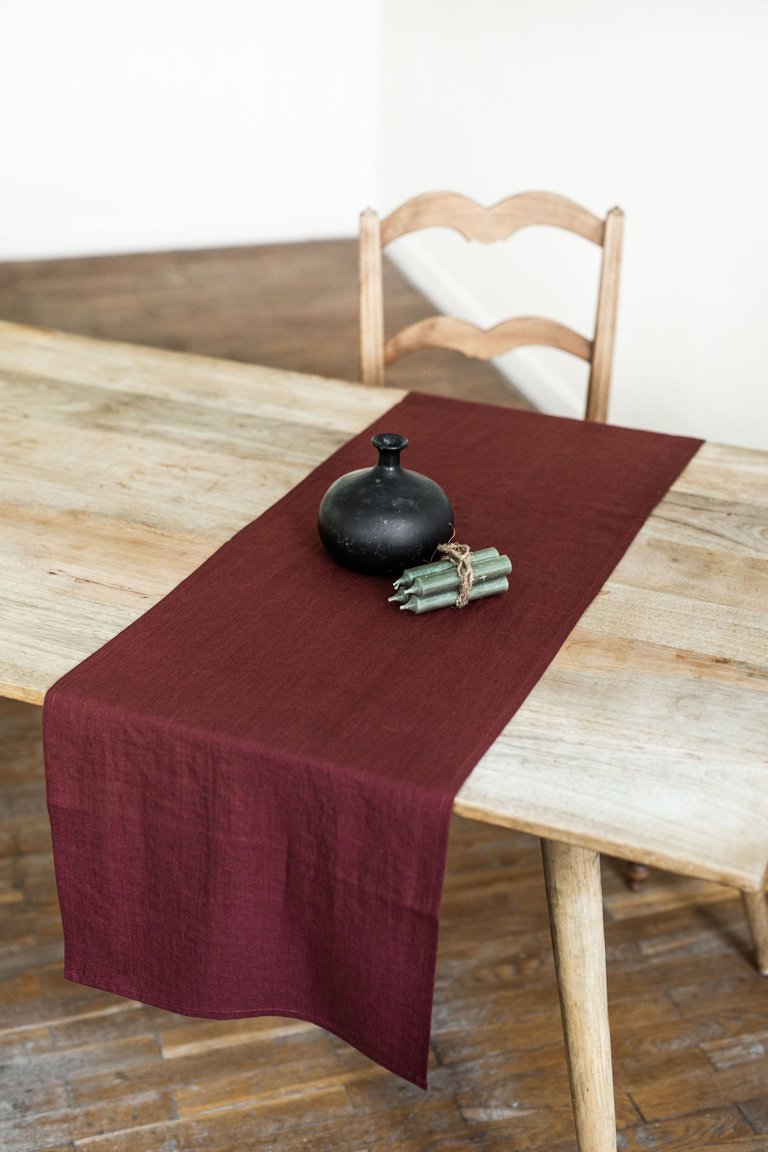 Linen table runner in Terracotta