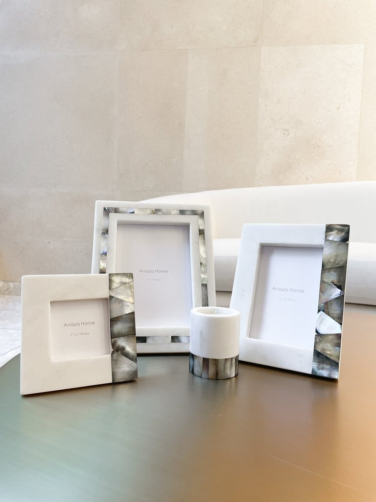 https://images.verishop.com/anaya-home-grey-mother-of-pearl-white-marble-picture-frames/M00810048627974-1890993364?auto=format&cs=strip&fit=max&w=768