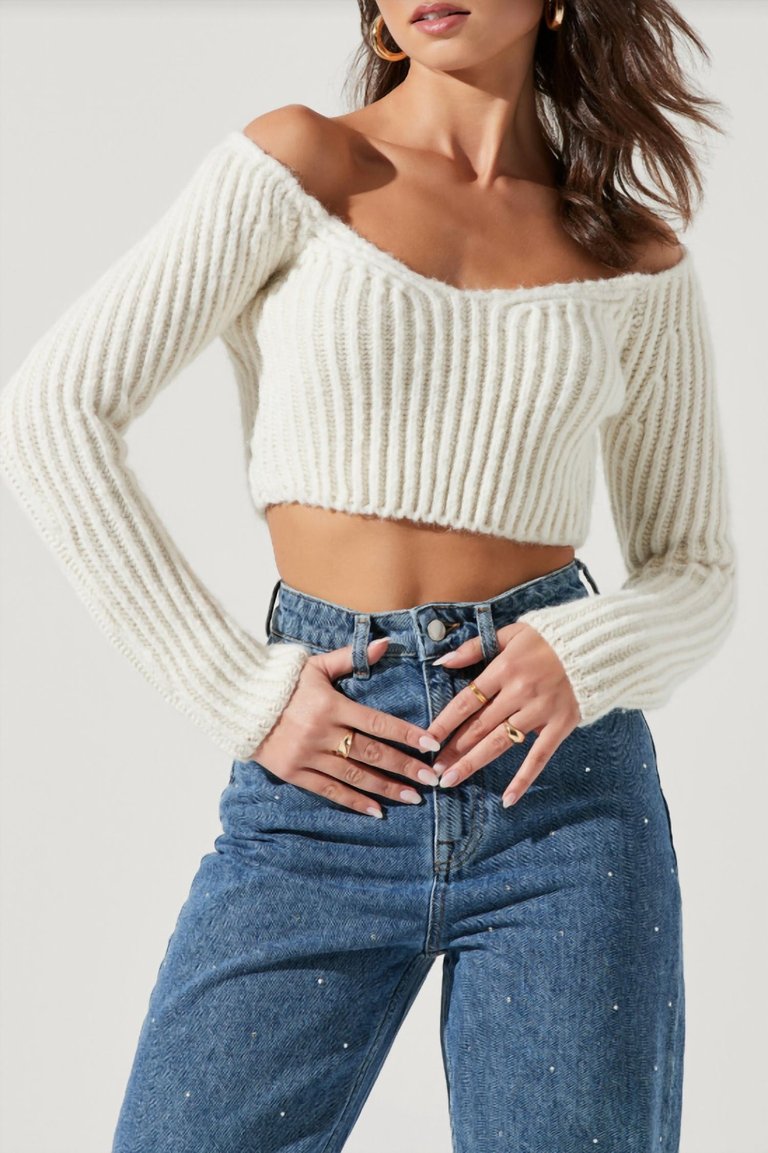 Mallory Cropped Sweater In Cream - Cream