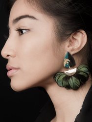 Venus Earring in Black with Peacock Fan