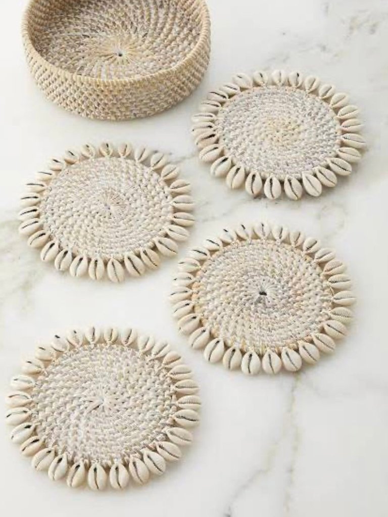 White Wash Rattan Coaster With Cowrie Shell - Natural