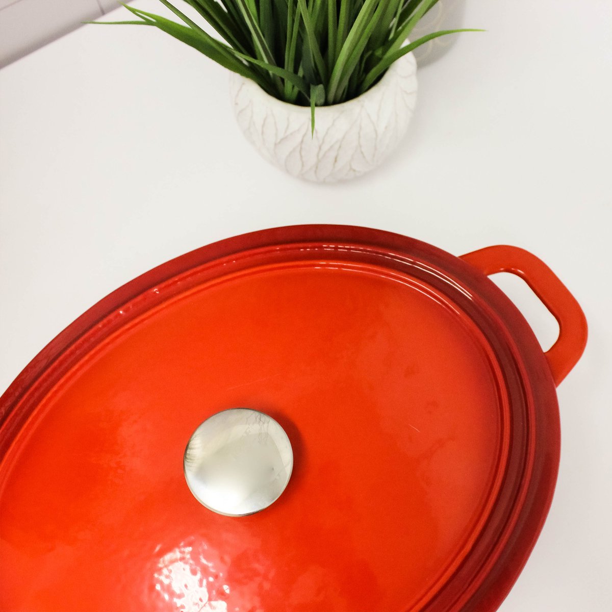 BergHOFF Neo 8 qt Cast Iron Oval Covered Casserole, Red