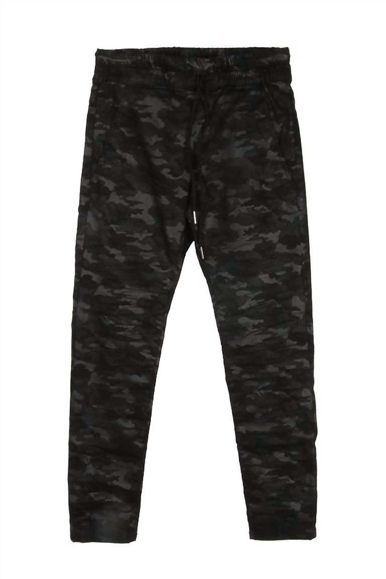 Shely Camo Jogger Pants In Black - Black