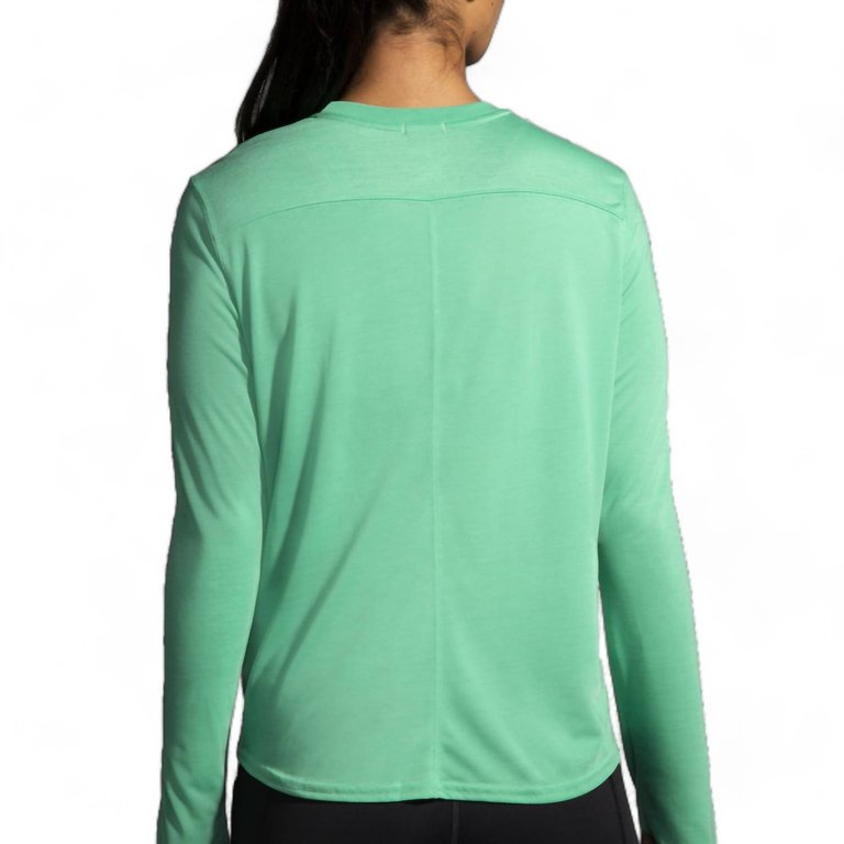 Women's Distance Graphic Long Sleeve Shirt In Green/run Merry