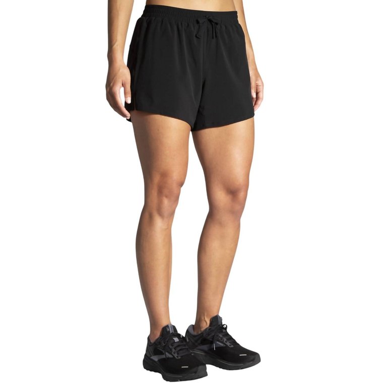 Women's Moment 5" Short In Black - Black