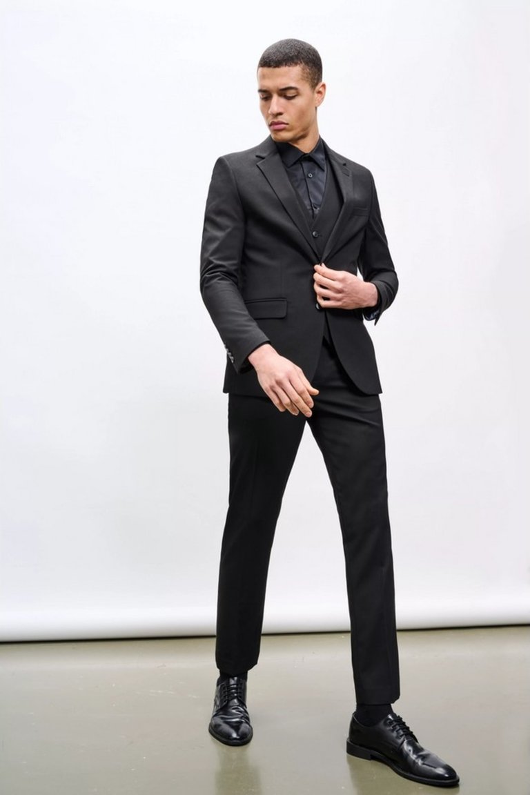 Mens Essential Single-Breasted Slim Suit Jacket In Black - Black