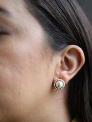 Ellie Pearl Stud Earrings in Ivory