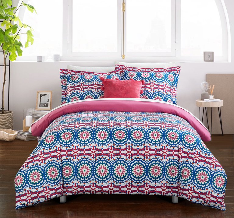 Chiko 4 Piece Reversible Duvet Cover Set Bohemian Inspired Contemporary Geometric Pattern Print Backing Zipper Closure Bedding - Fuschia