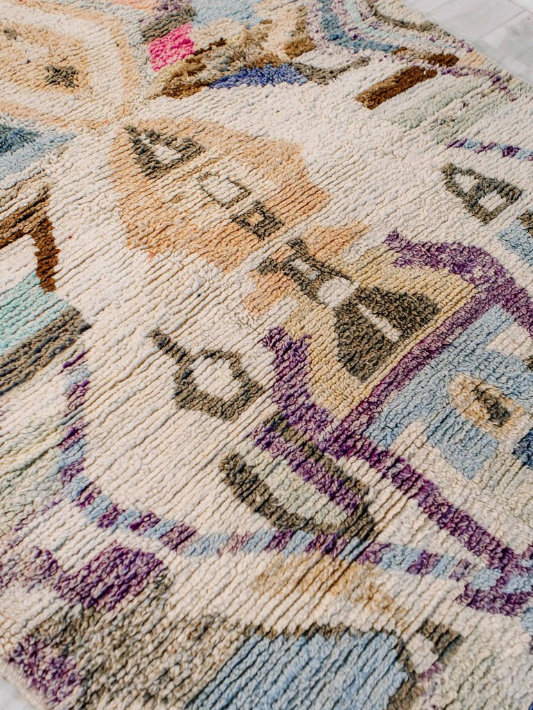 Definitely, Maybe Vintage Moroccan Rug 5'x7' White/Gray/Brown/Blue (Wool) - White/Gray/Brown/Blue