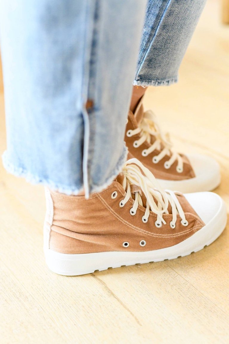 Run Me Down Velvet High Tops Sneakers In Tan