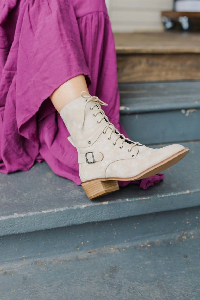 Women's Hocus Pocus Boots In Beige