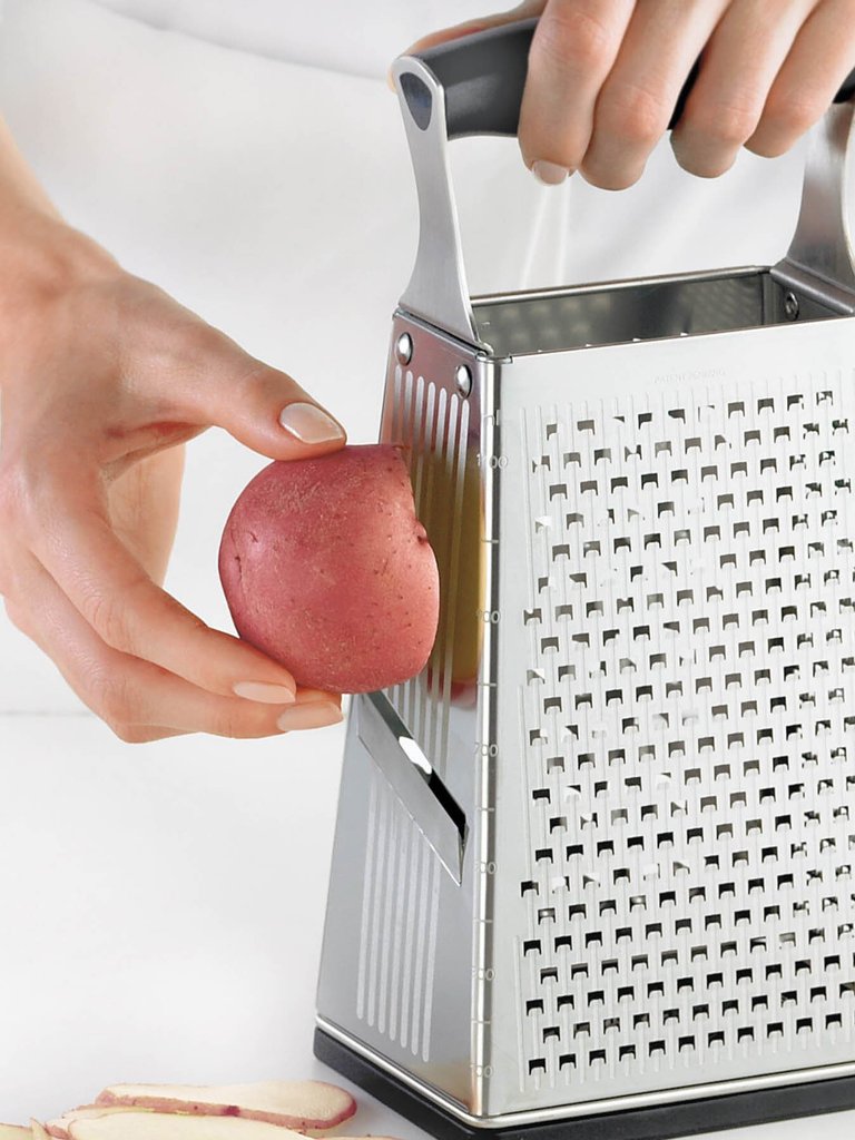 https://images.verishop.com/cuisipro-cuisipro-silver-4-sided-box-grater/M00065506068503-287281119?auto=format&cs=strip&fit=max&w=768