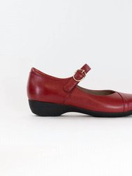 Women's Fawna Flat Shoes In Red - Red