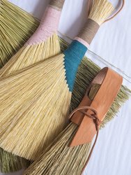 Shaker Whisk Broom