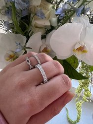 Pave-Linked Ring