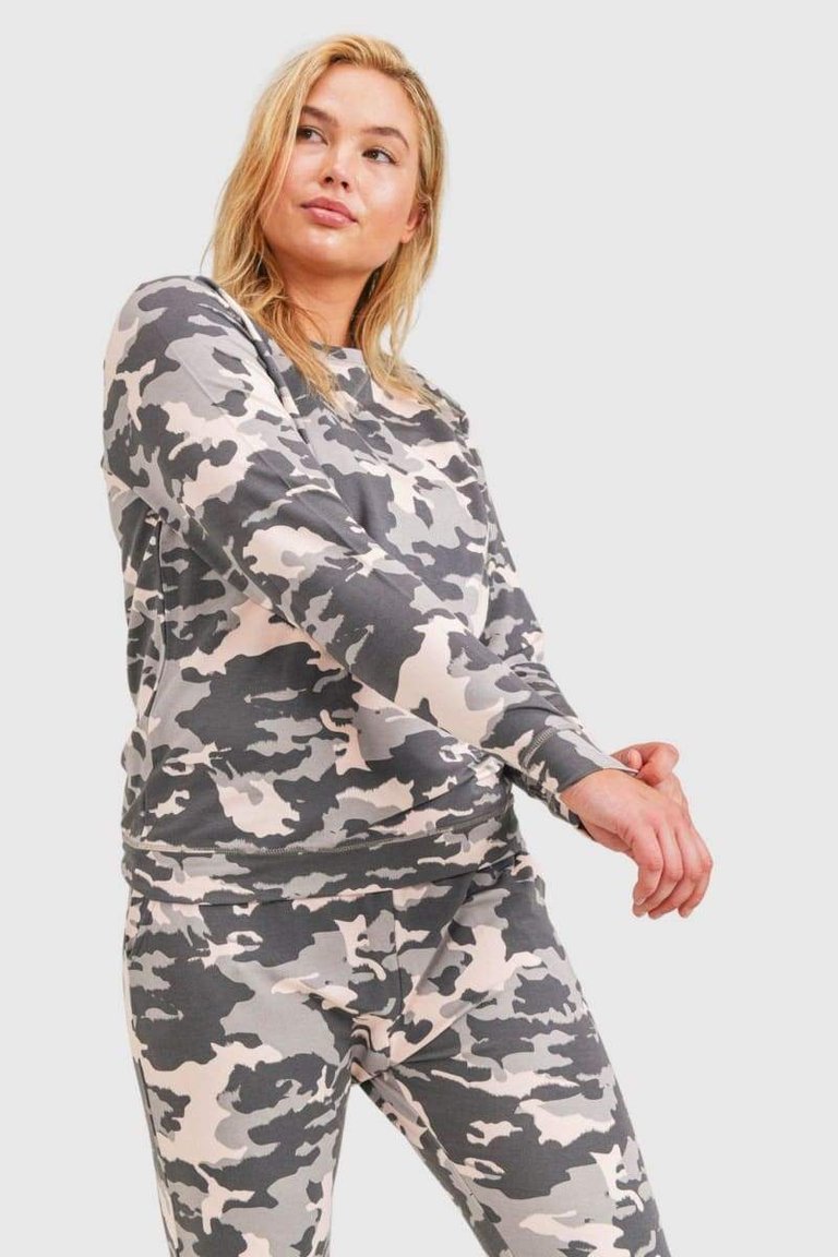 Gretchen Camo Pullover Curvy