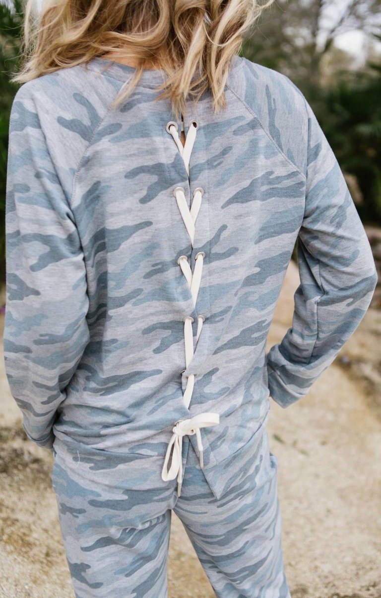 Lace-Up Back Sweatshirt In Blue Camo