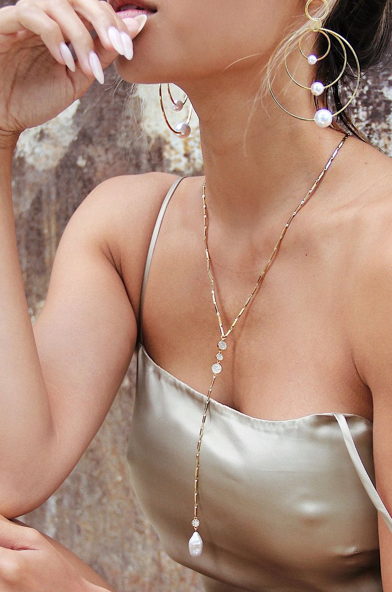 Elegant Freshwater Pearl and 18k Gold Plated Lariat Necklace