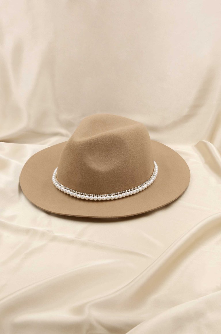With The Band Hat In Tan With Pearls - Tan