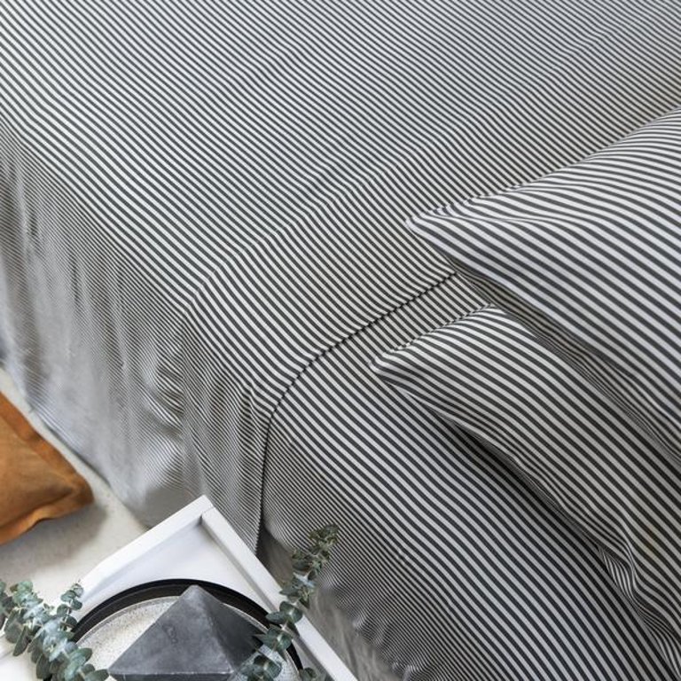 Signature Sateen Fitted Sheet - Slate Stripes