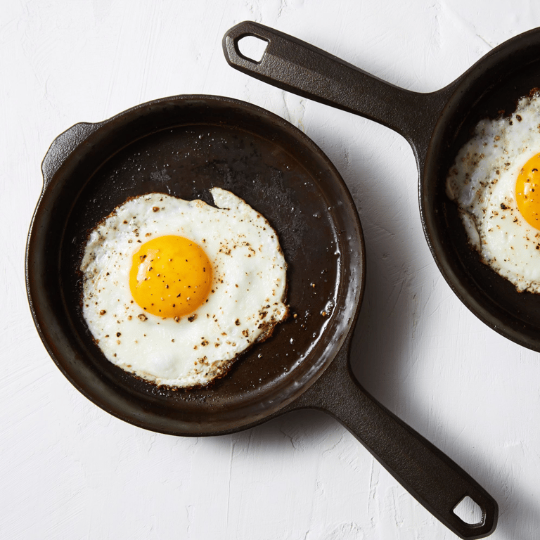 Field No.6 Cast Iron Skillet