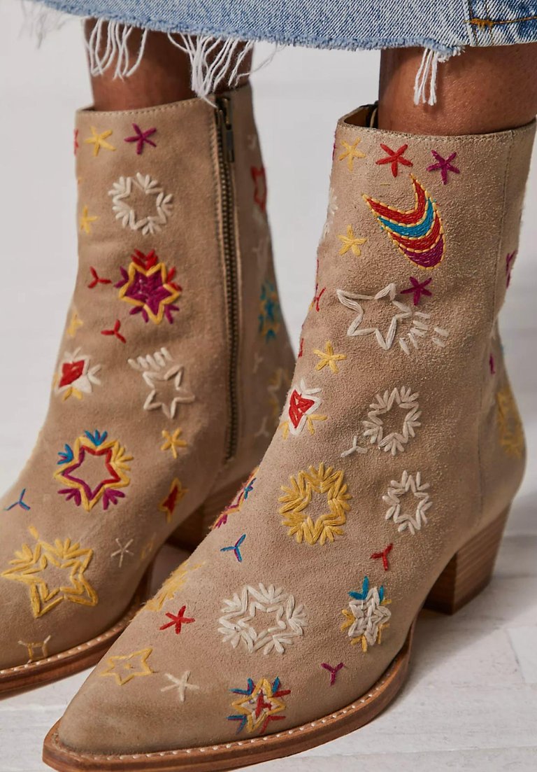 Bowers Embroidered Boot - Stone