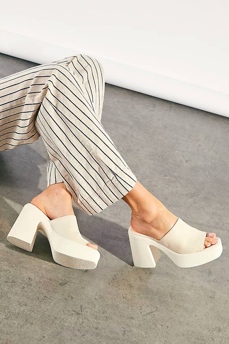 Zoe Platform Sandal In White