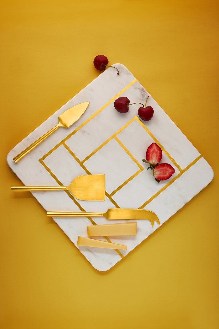 Evana Marble Cheese Board With Gold Knives - White and Gold