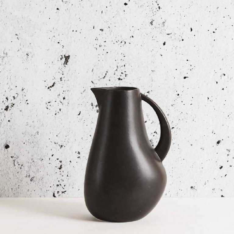 Stoneware Pitcher | Kuduo 64 oz - Matte Black