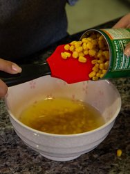 One Twist Can Spatula, Empty Cans with Ease