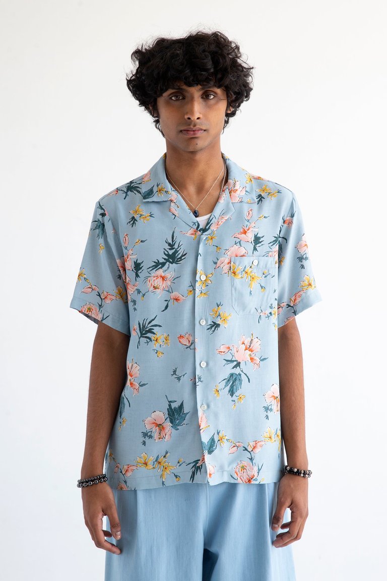 'Desi' Short Sleeve Camp Collar Blue Ukiyoe Hibiscus Print - Blue