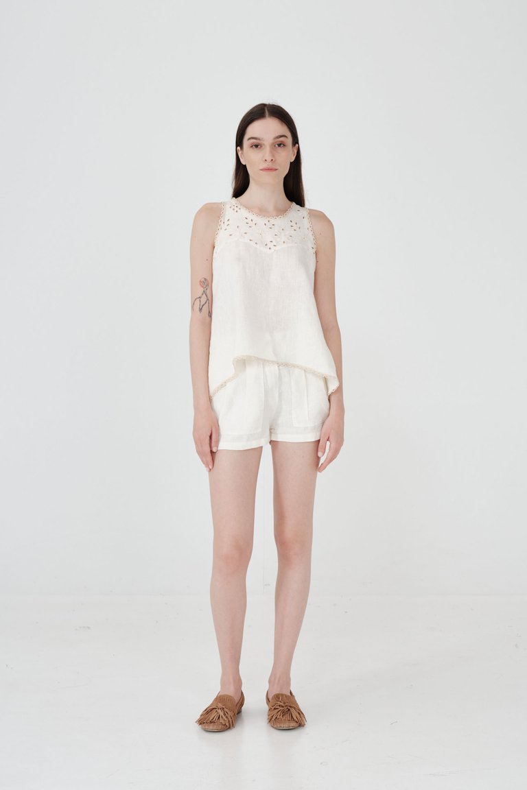 Linen Shorts With Darts - White