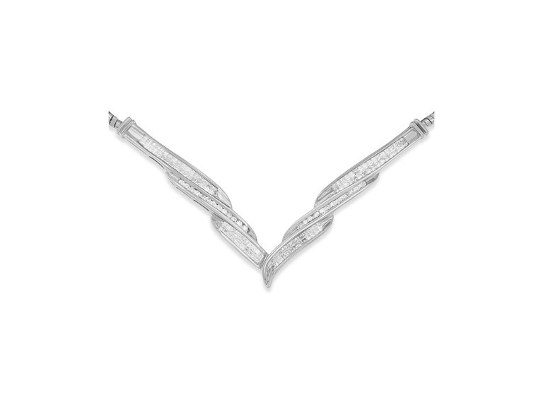 14K White Gold Round and Princess Cut Diamond 'V' Shape Fashion Pendant