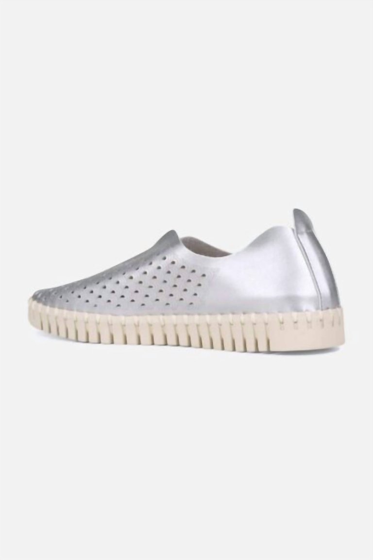 Women's Tulip Flat Slip On In Silver