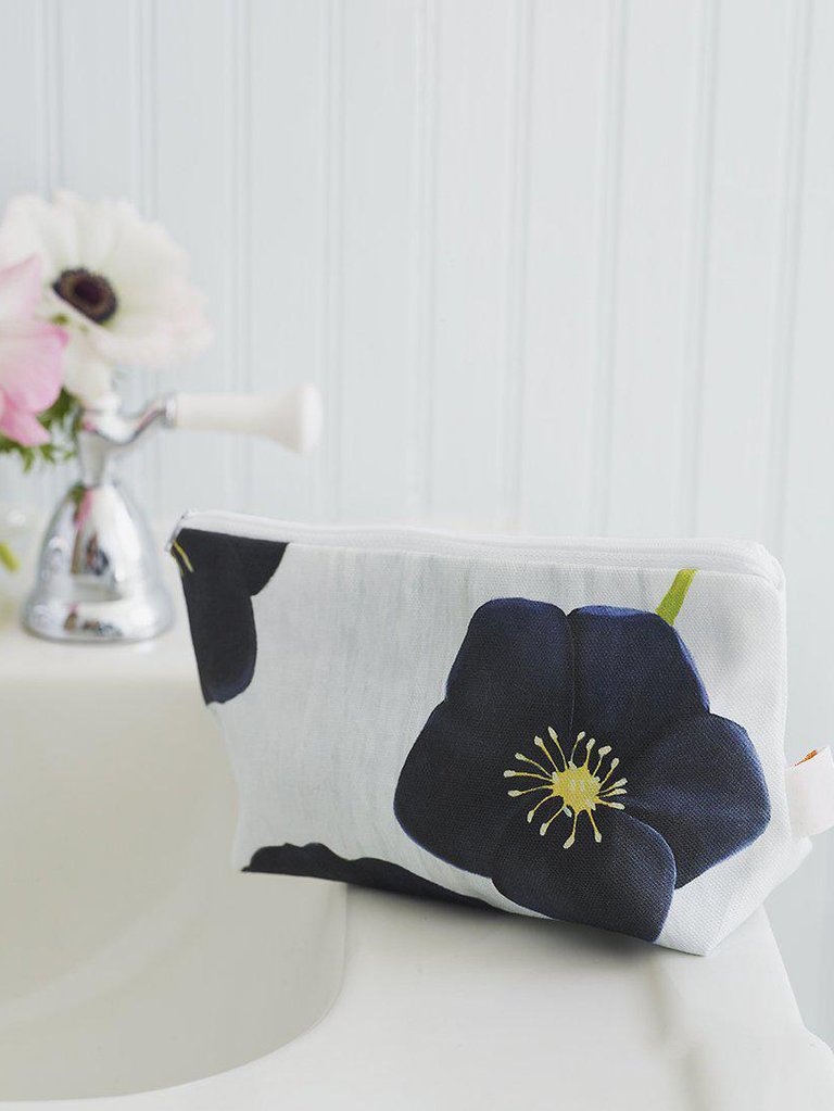 Makeup Bag: Black Hellebore on Snow - Snow