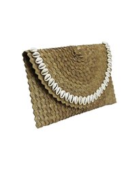 Pandegelang Raffia Seashell Clutch