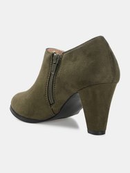 Journee Collection Women's Comfort Wide Width Sanzi Bootie