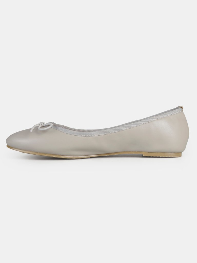 Journee Collection Women's Vika Flat