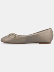 Journee Collection Women's Vika Flat