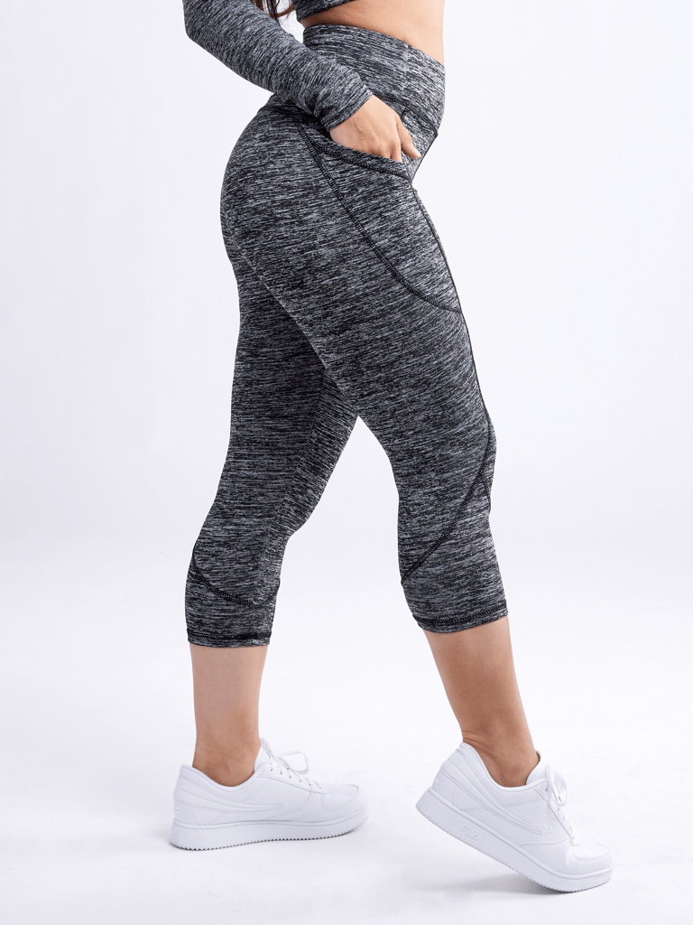 Mid-Rise Capri Fitness Leggings with Side Pockets - Grey