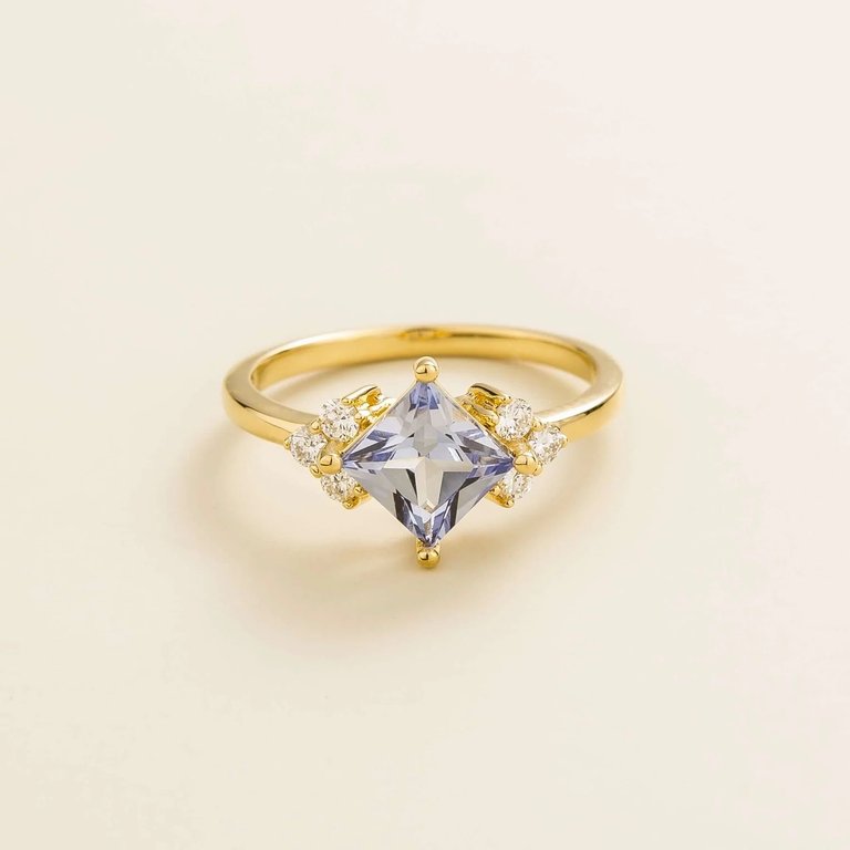 Amore Gold Ring Pastel Blue Sapphire & Diamond - Gold