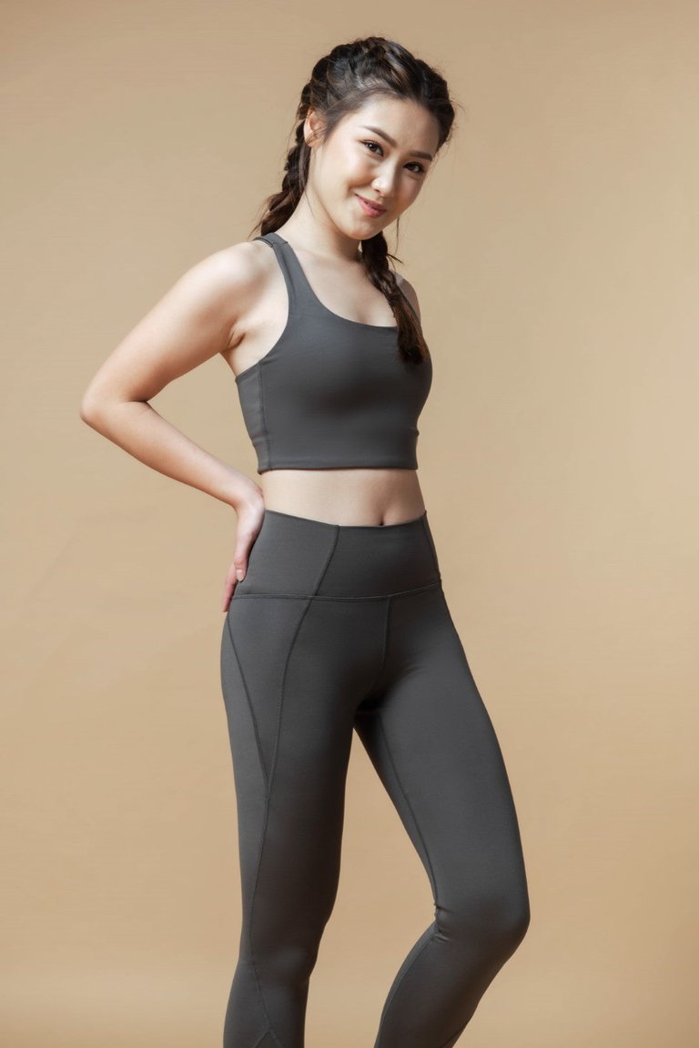 Dahlia Compression Legging in ActiveKnit - 7/8 - Stone